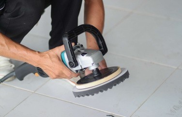 Как убрать царапины с глянцевого керамогранита: от легких повреждений до серьезных дефектов