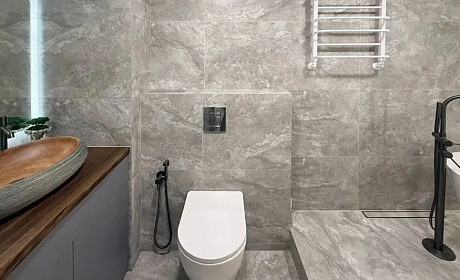 Керамогранит Travertine Grey Zeus в санузле